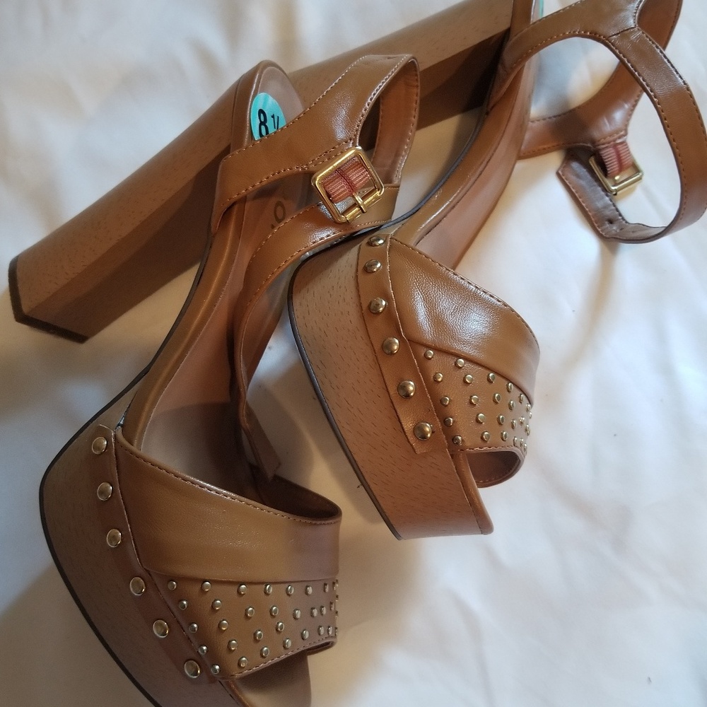 Women's Report Leather platform Sandals Size 8.5